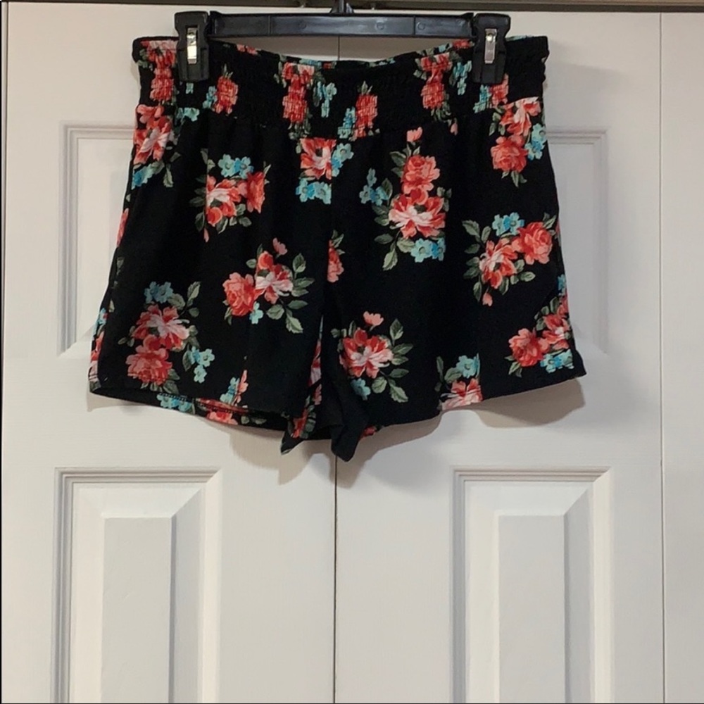 Floral shorts women size large